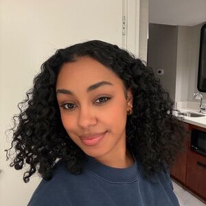 Meet your Posher, Jade